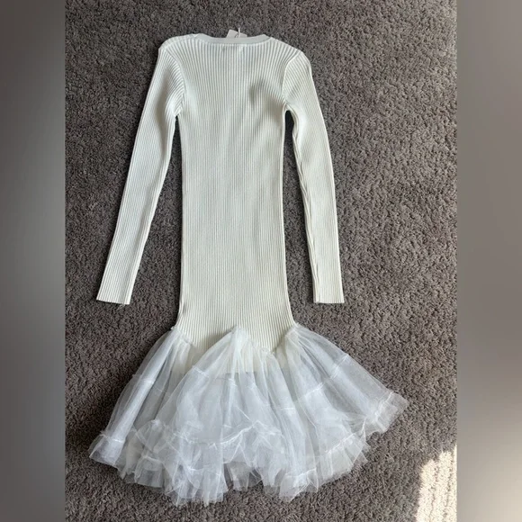 Brand new white dress - Picture 3 of 3